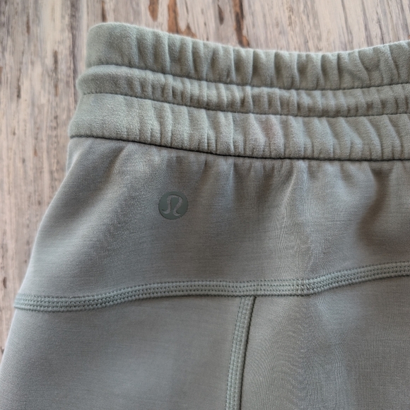 Lululemon Softstreme High-Rise Straight-Leg Cropped Pant Green Women's 6 - Picture 11 of 11